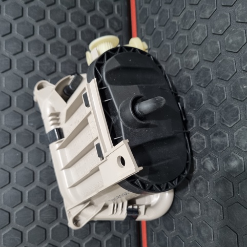 پرژکتور سمت راست مرسدس بنز W210 تایوانی