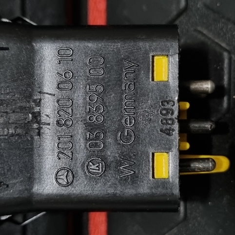 کلید آینه برقی مرسدس بنز W201 اصلی