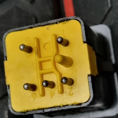 کلید آینه برقی مرسدس بنز W201 اصلی