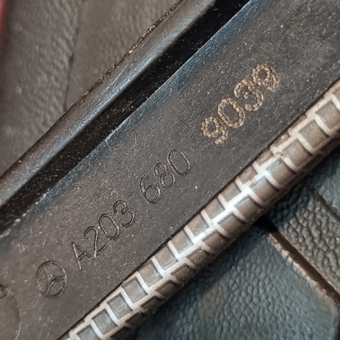 قاب روی کنسول طرح کربن مرسدس بنز W203