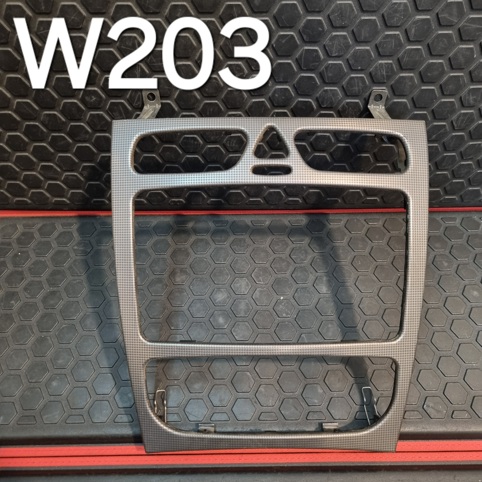 قاب روی کنسول طرح کربن مرسدس بنز W203