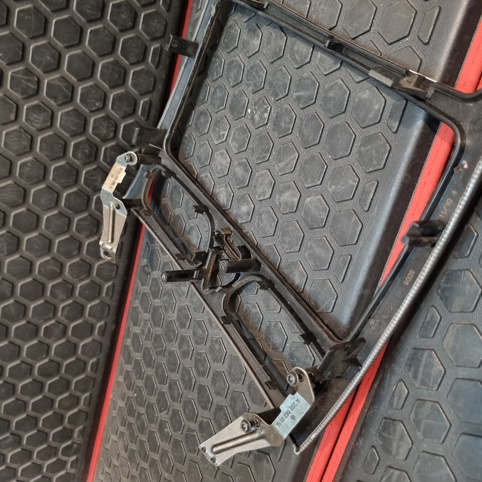 قاب روی کنسول طرح کربن مرسدس بنز W203