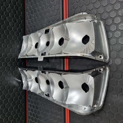 جفت رفلاکتور های خطر عقب مرسدس بنز W201 اصلی