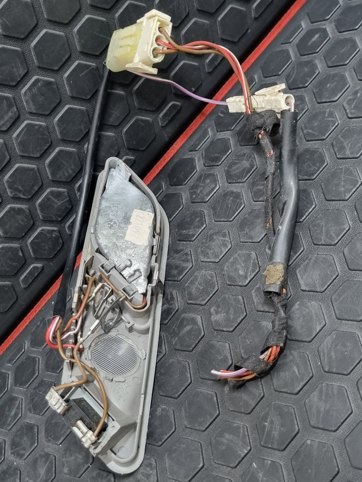 چراغ مطالعه سمت راست BMW E34