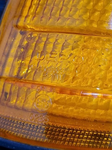 راهنما سمت چپ مرسدس بنز W124 تایوانی