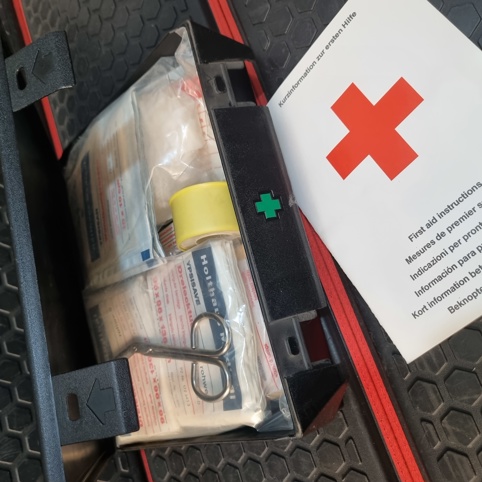 جعبه کمک های اولیه بی ام و