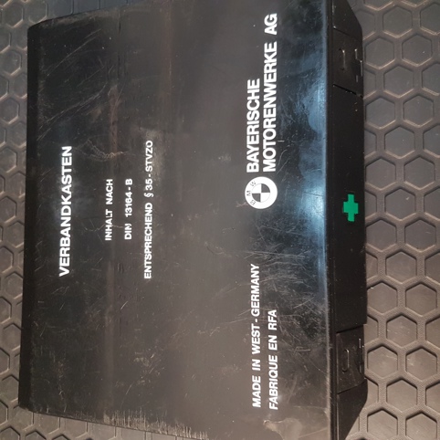 کیت کمک های اولیه بی ام و