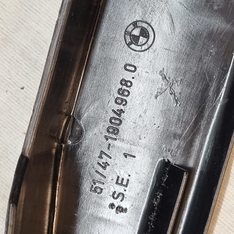 پلیت لبه صندوق عقب بی ام و E30 اصلی