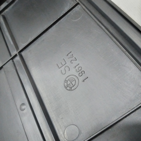 قاب پلاک بی ام و E30 اصلی