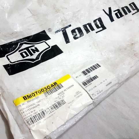 جلو پنجره بی ام و E30 تایوانی