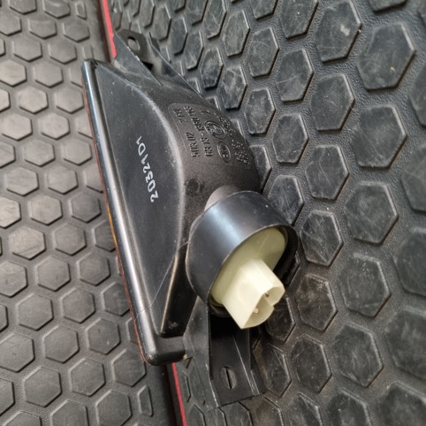 راهنما جلو سمت چپ بی ام و E30 اصلی