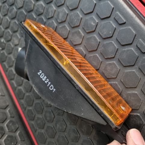 راهنما جلو سمت چپ بی ام و E30 اصلی