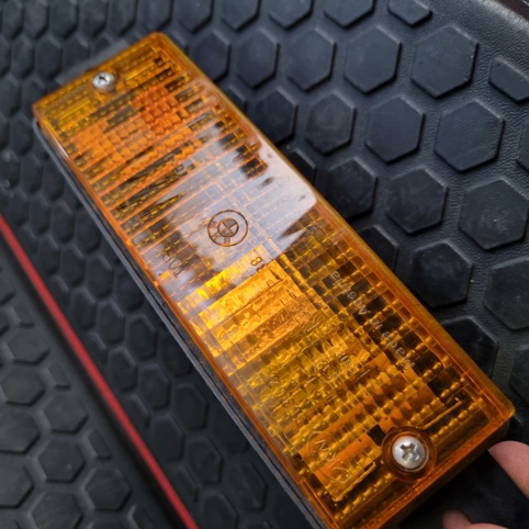 راهنما جلو سمت چپ بی ام و E30 اصلی