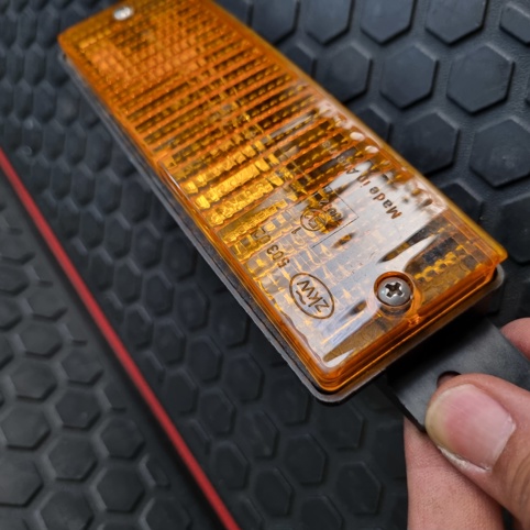 راهنما جلو سمت چپ بی ام و E30 اصلی