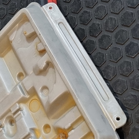 جعبه ابزار داخل صندوق بی ام و E30 اصلی