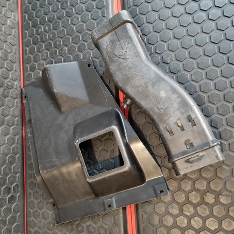 ایرداکت سمت چپ بی ام و E30 اصلی