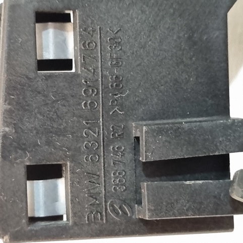 تک براکت راهنما جلو بی ام و E46 اصلی