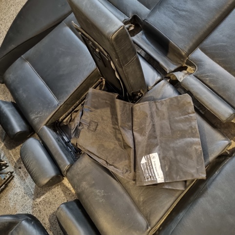 سالن مشکی E46 M