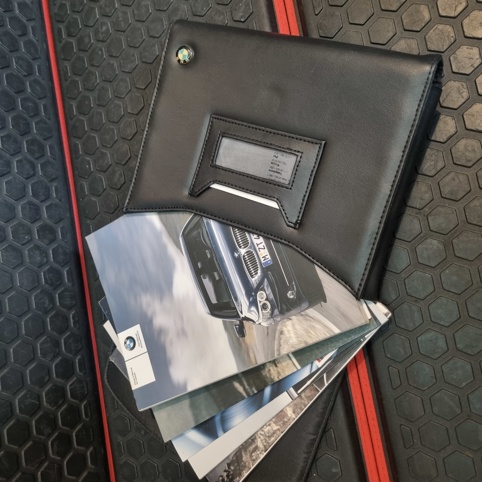 کیف و دفترچه های بی ام و E60