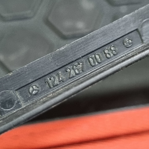 قاب دور شیفتر اتومات بنز W124