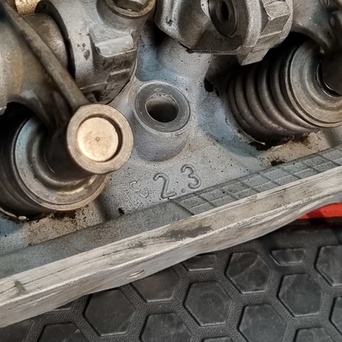 سر سیلندر موتور 230 بنز W124 