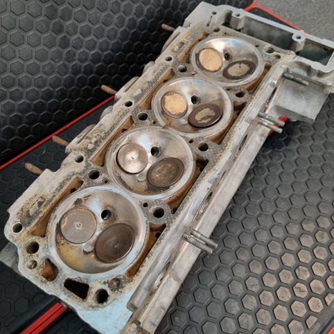 سر سیلندر موتور 230 بنز W124 