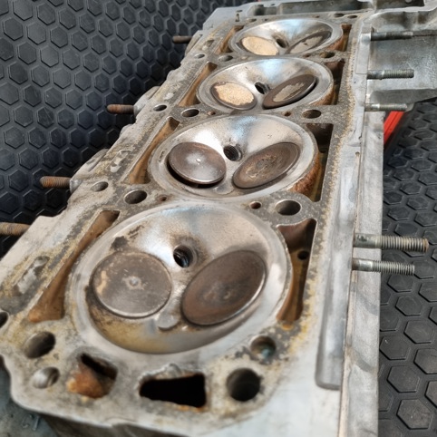 سر سیلندر موتور 230 بنز W124 