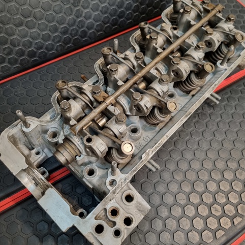 سر سیلندر موتور 230 بنز W124 