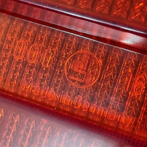 چراغ عقب بنز W124 اصل 