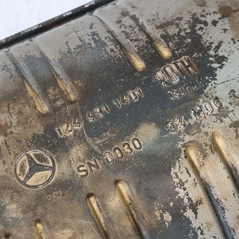 منبع اگزوز عقب بنز W124