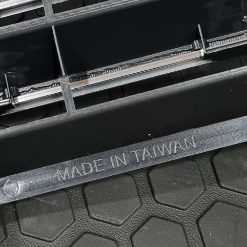 جلو پنجره کادیلاکی بنز W124