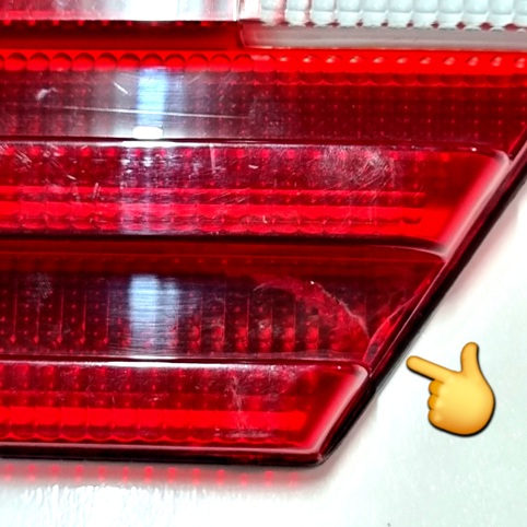 طلق بین چراغهای عقب بنز W124