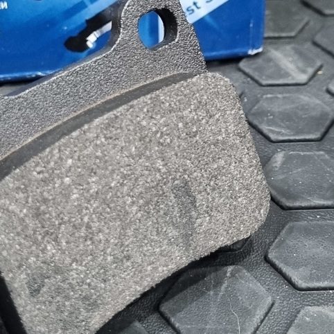 لنت عقب BOSCH بنز W124