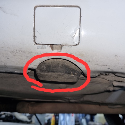 لاستیک جاجکی بنز W124