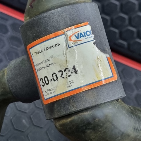 Water hose W124